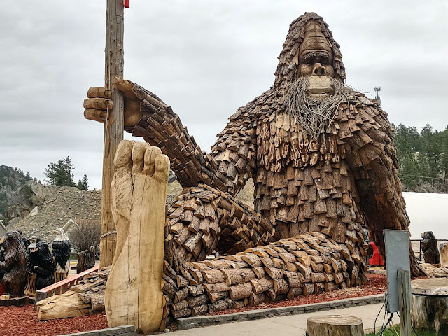 DAHL’S Chainsaw Art – South Dakota