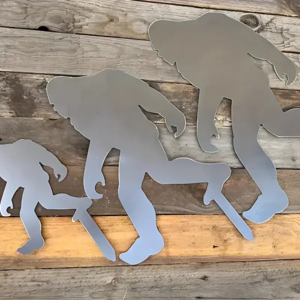 Metal Sasquatch Family Garden Stake Art Set, Silvery Sasquatch Yard Decorations, Outdoor Patio Sculptures, Fence Yard Lawn Art Decor, Spring Decoration